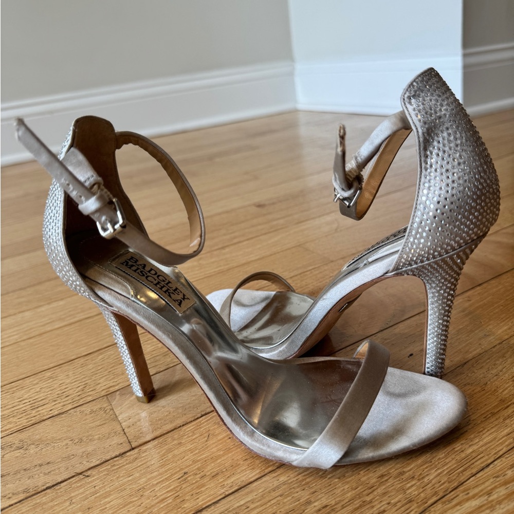 Badgley Mischka Women's Silver Heels
